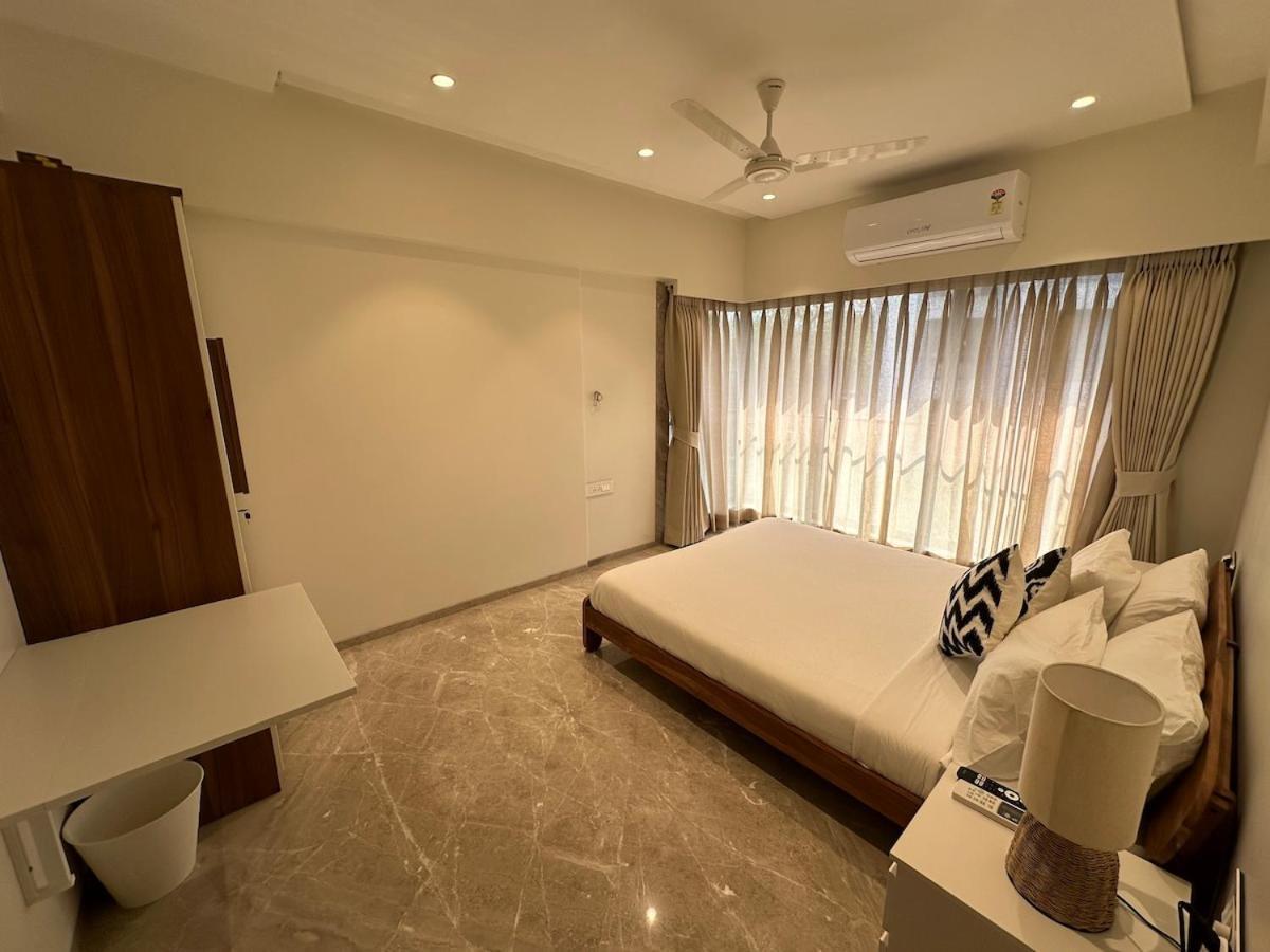 Luxurious 2 Bhk & Workspace On Juhu Tara Road * Bombaj