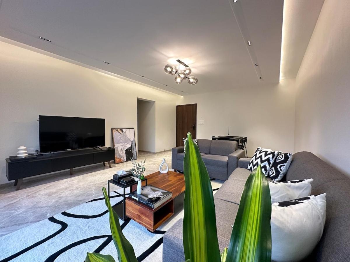 Luxurious 2 Bhk & Workspace On Juhu Tara Road * Bombaj